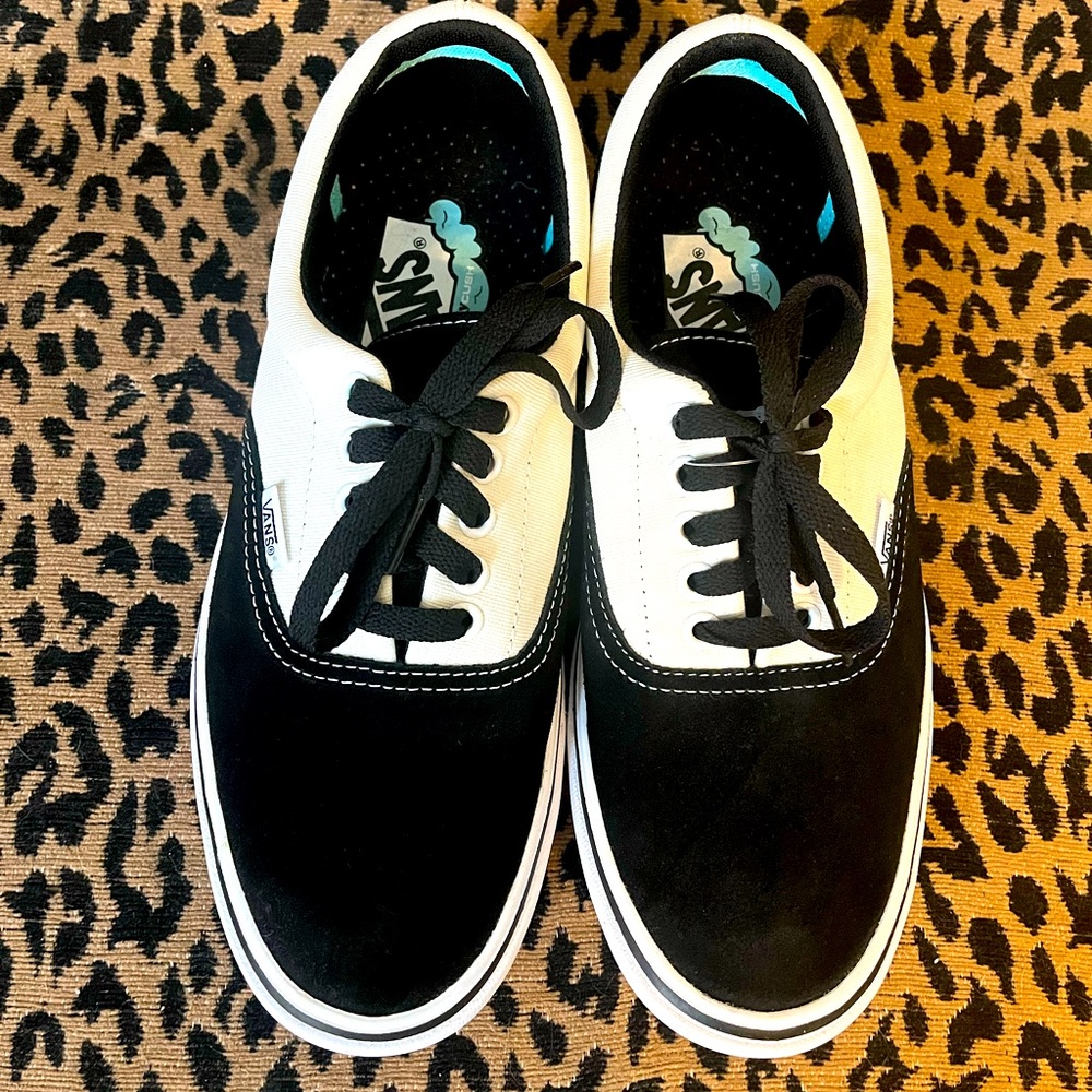 Vans Comfy Cush suede & canvas Eras. Women’s 9. Men’s 7.5